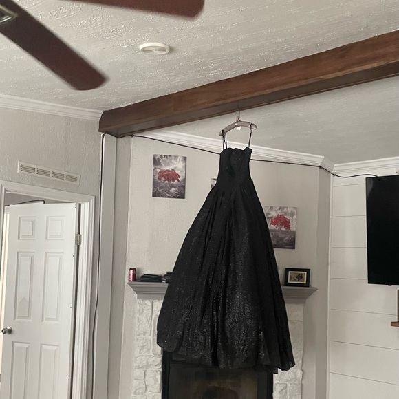 Dress - Picture 3 of 8